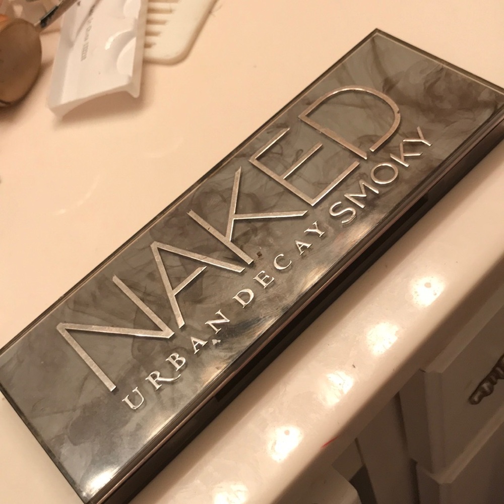 Naked urban decay smoky eyeshadow palette